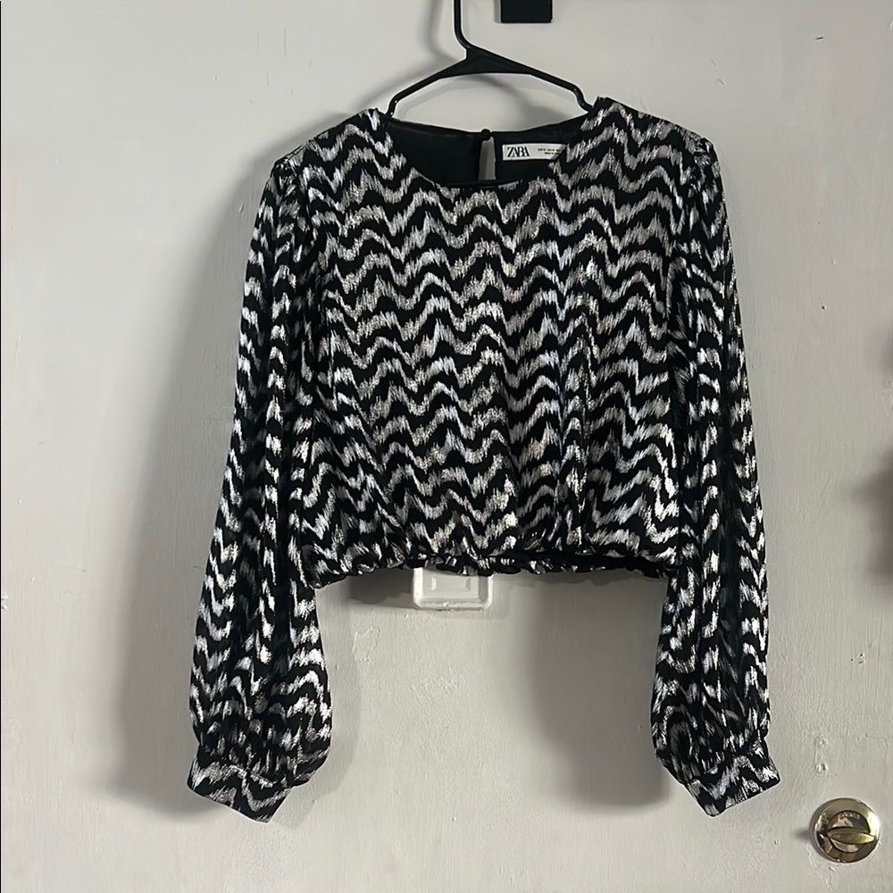 Zara Black and White Zigzag Blouse
